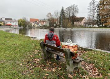 Bral jsem to jako záchytnej bod a jistotu, že mi někdo pomůže, říká pan Ašík o Charitě. Pomohla mu ze dna, on sám teď pomáhá druhým.